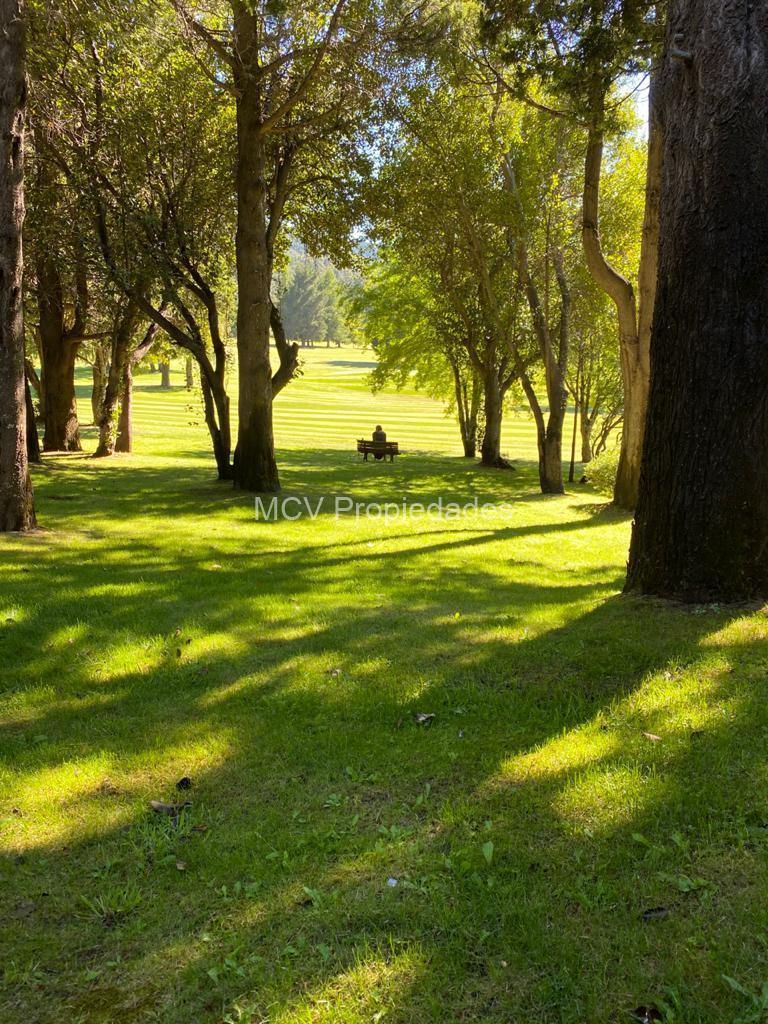 BARILOCHE - ARELAUQUEN - Exclusivo barrio cerrado con cancha de Golf y Equitación — foto 8