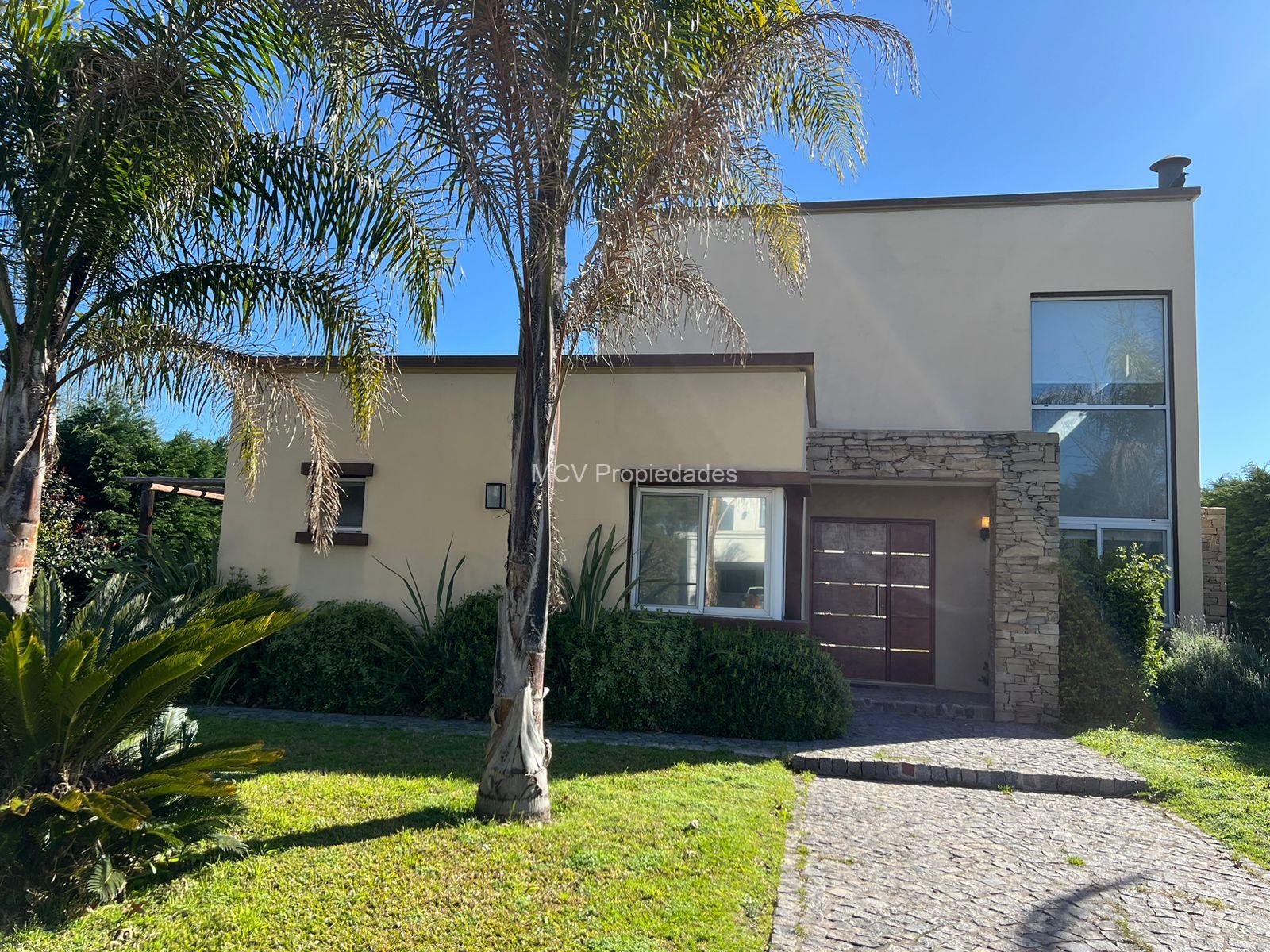 FINCAS DE IRAOLA II - Casa en lote central con 4 dormitorios y piscina