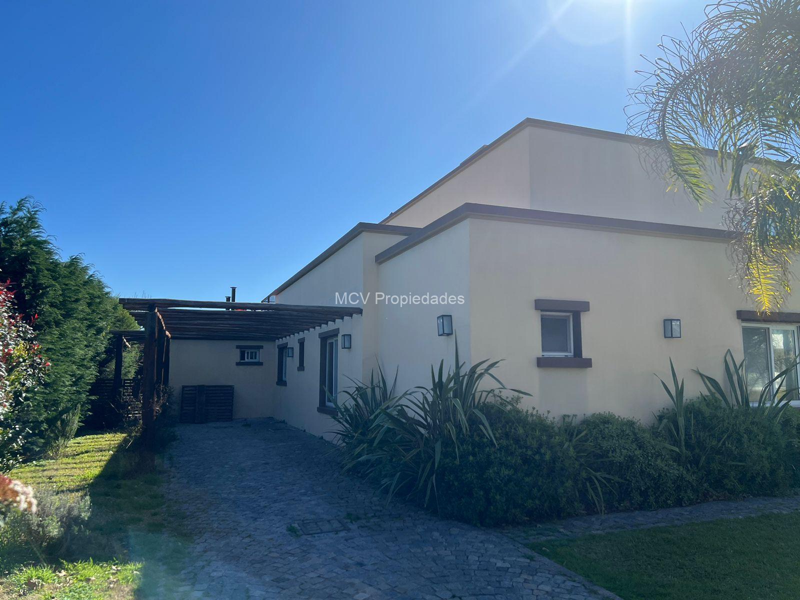 FINCAS DE IRAOLA II - Casa en lote central con 4 dormitorios y piscina — foto 3