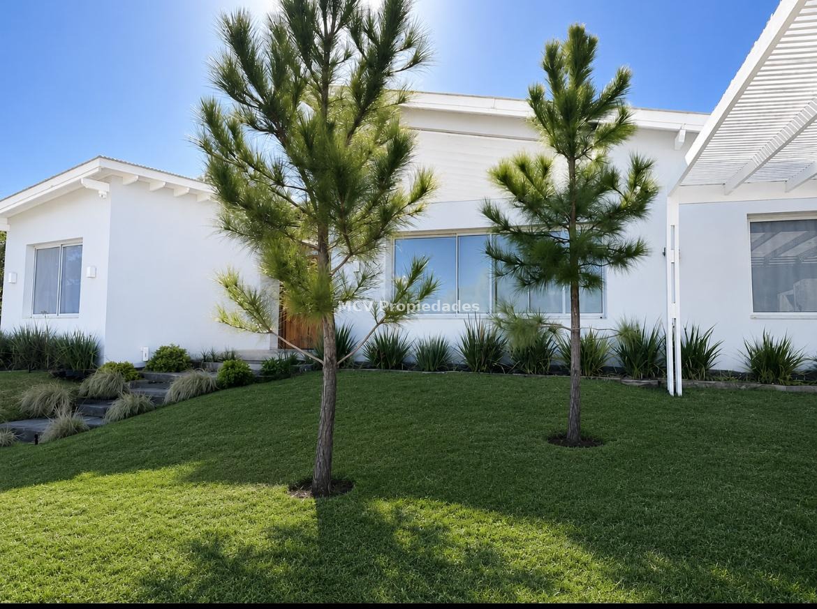 SENDEROS IV 453-  4 dorm c/ piscina