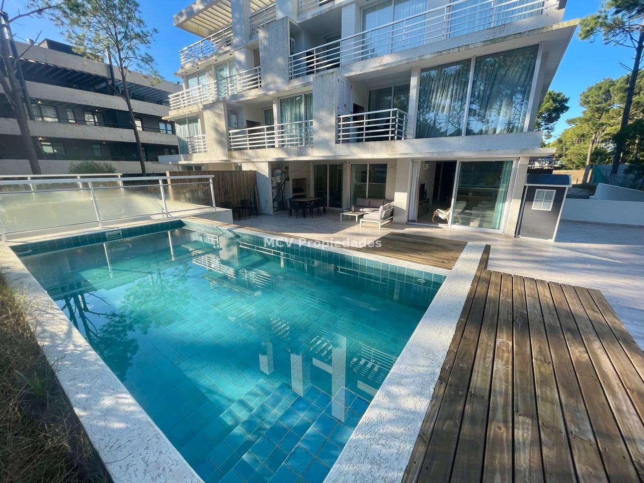 PINAMAR NORTE - DEPTO Edific. ZEUS - 2 Amb PB con piscina privada