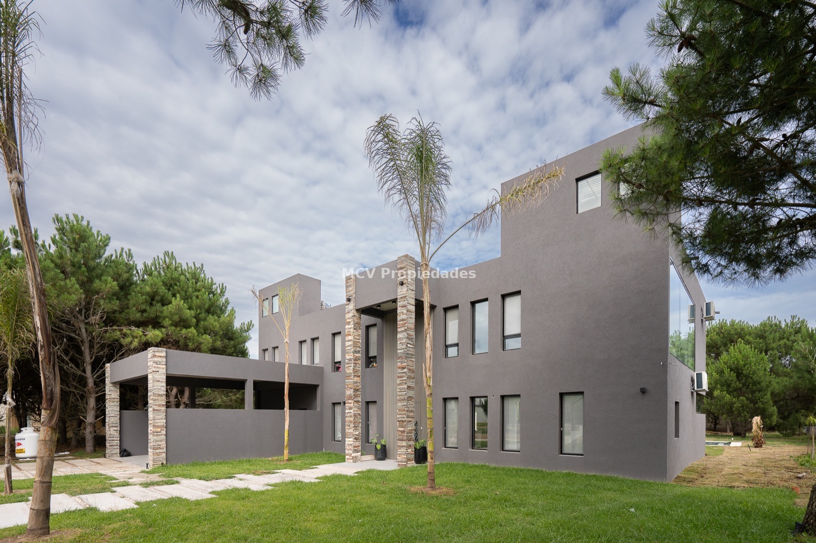 LA HERRADURA – PINAMAR – Casa p/10 pax - 5 dorm c/piscina climat — foto 2