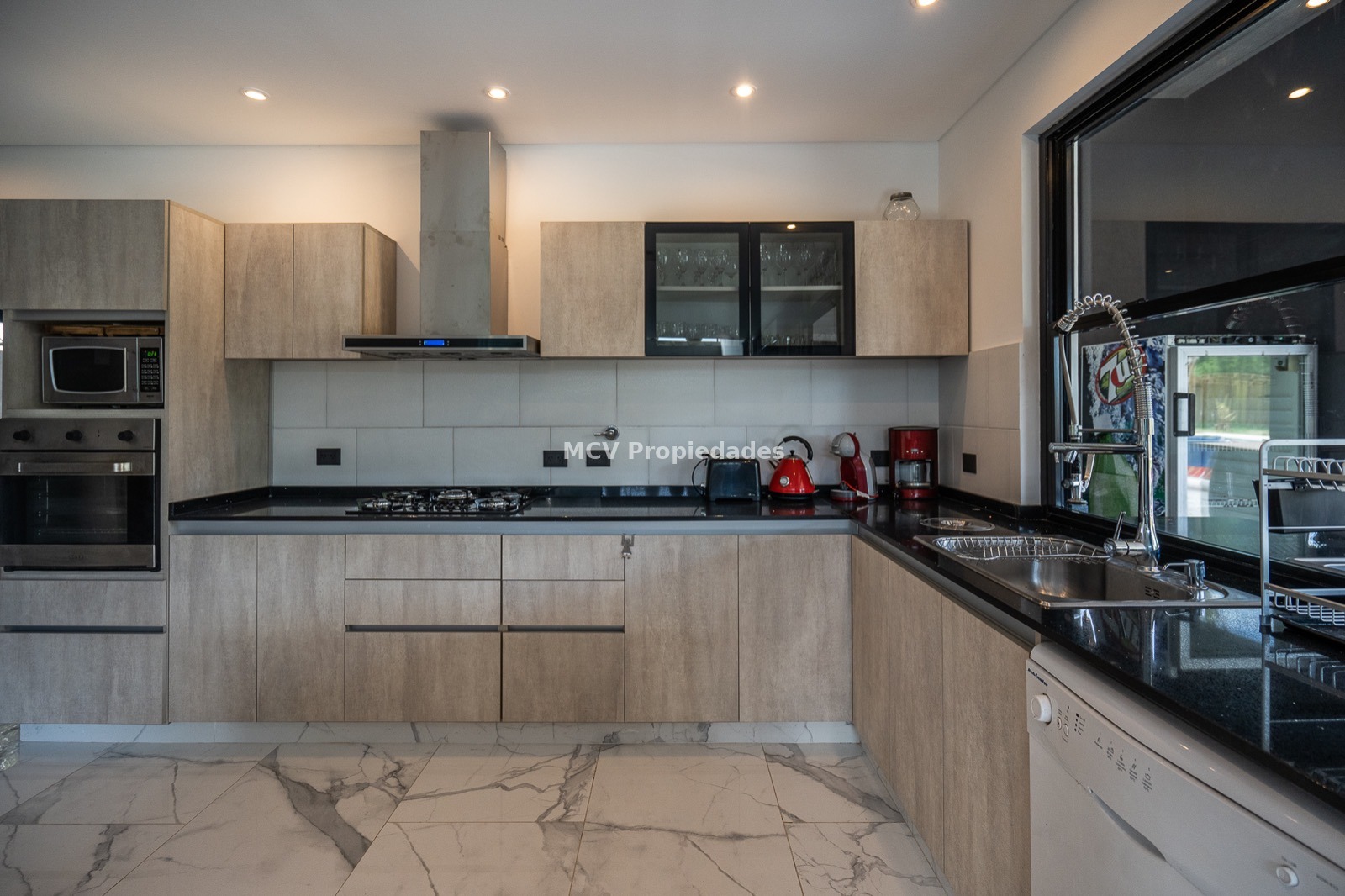 LA HERRADURA – PINAMAR – Casa p/10 pax - 5 dorm c/piscina climat — foto 7