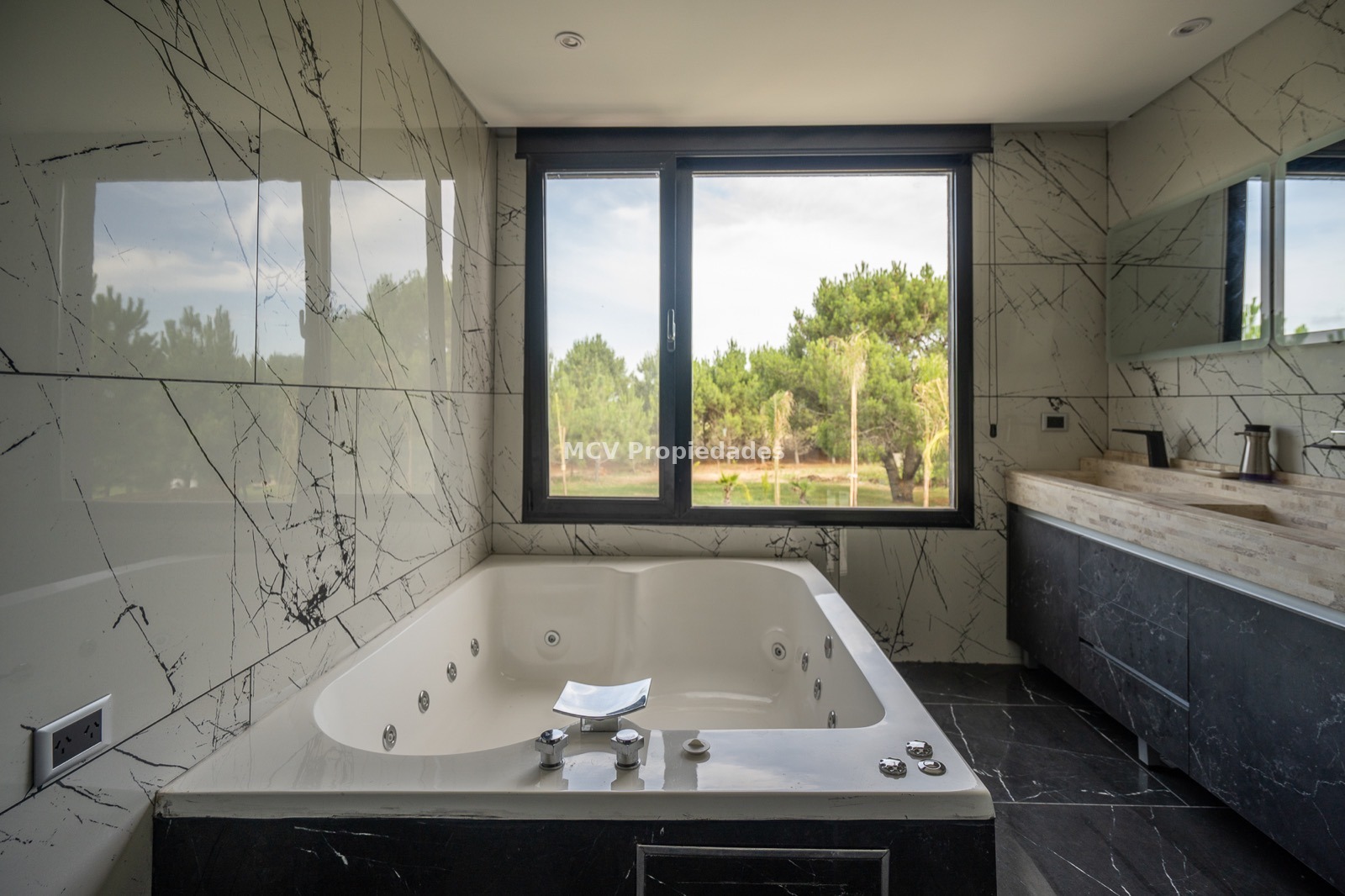 LA HERRADURA – PINAMAR – Casa p/10 pax - 5 dorm c/piscina climat — foto 23