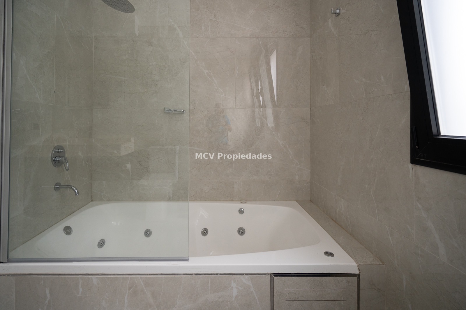 LA HERRADURA – PINAMAR – Casa p/10 pax - 5 dorm c/piscina climat — foto 31