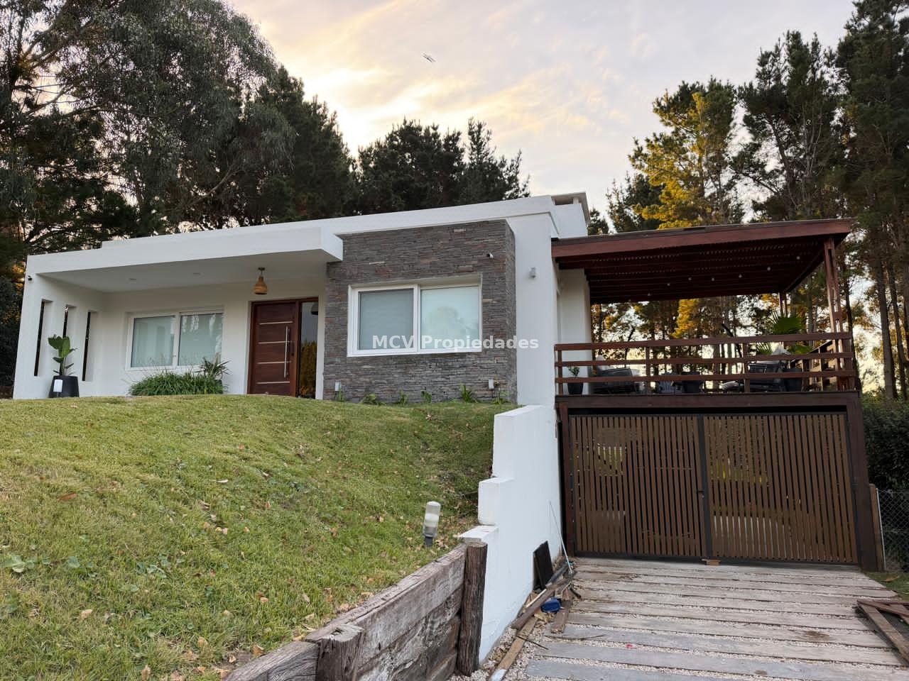 SENDEROS I 43 8/10 pax con pileta
